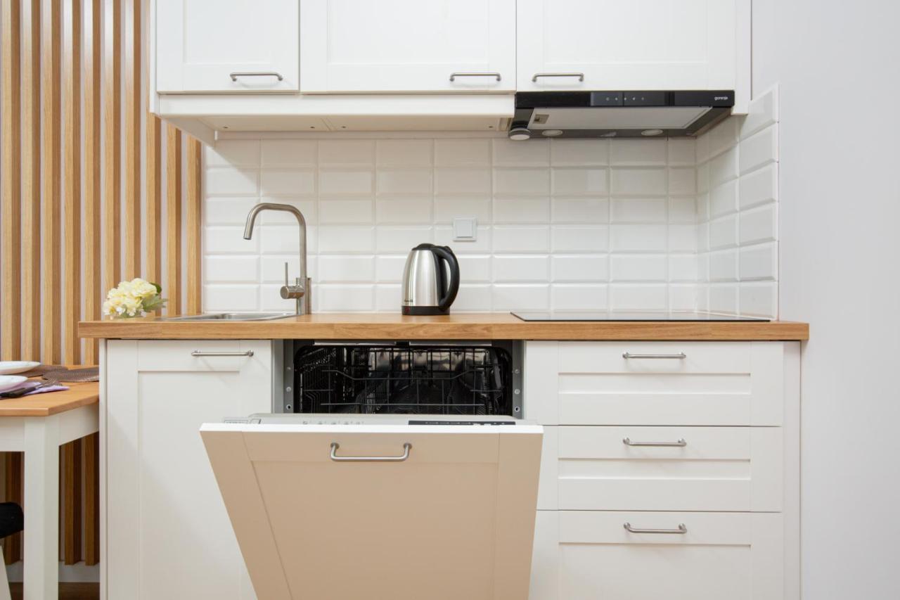Forum Wola Jana Kazimierza Apartment By Noclegi Renters Warsaw Exterior photo